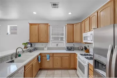11122 Avonlea Road, Apple Valley, CA 92308 - Photo 18