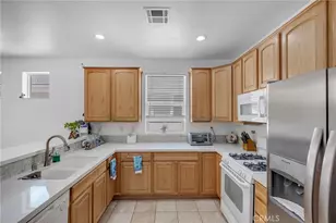 11122 Avonlea Rd, Apple Valley, CA 92308 - Photo 18