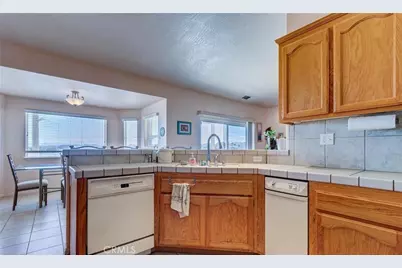 8605 Cantel Court, Oak Hills, CA 92344 - Photo 4