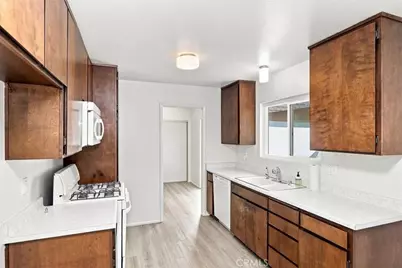 828 E Highland Avenue, Redlands, CA 92374 - Photo 18