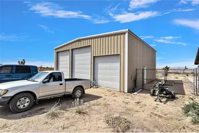 24332 Roundup, Apple Valley, CA 92308 - Photo 16