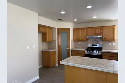 14830 Redwood, Adelanto, CA 92301 - Photo 6