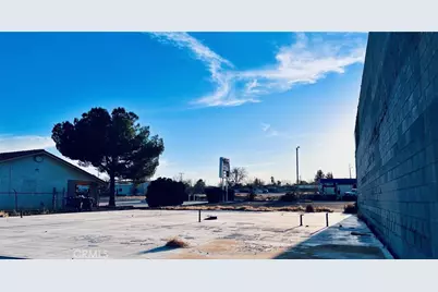 15663 Village Drive, Victorville, CA 92394 - Photo 30