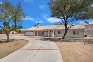 17025 Candlewood Rd, Apple Valley, CA 92307 - Photo 2