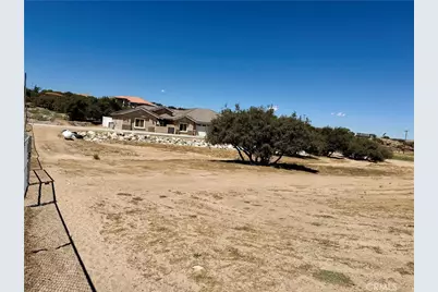 5826 Casita, Oak Hills, CA 92344 - Photo 38