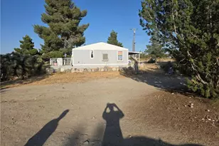 10623 1&2 Desert View, Pinon Hills, CA 92372 - Photo 4