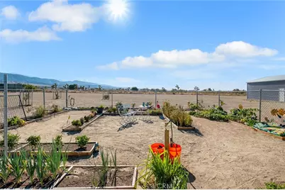 11374 Desert View, Pinon Hills, CA 92372 - Photo 32