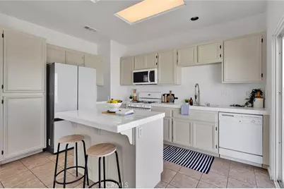 14082 Gale Drive, Victorville, CA 92394 - Photo 12