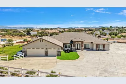 10525 Sage Street, Oak Hills, CA 92344 - Photo 8