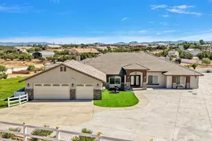 10525 Sage St, Oak Hills, CA 92344 - Photo 8