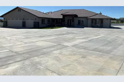 10525 Sage Street, Oak Hills, CA 92344 - Photo 2