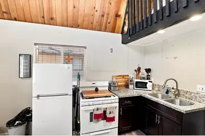 550 Pine Lane, Sugarloaf, CA 92386 - Photo 8