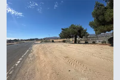 9428 Johnson Rd, Phelan, CA 92371 - Photo 12