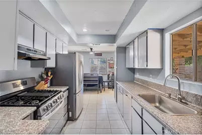 16371 Adelia, Hesperia, CA 92345 - Photo 12