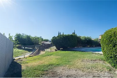 15560 Elmwood Drive, Victorville, CA 92395 - Photo 20