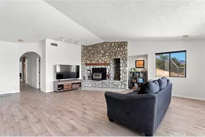 8384 Highland Court, Oak Hills, CA 92344 - Photo 6