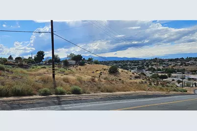 800 I Avenue, Hesperia, CA 92345 - Photo 2