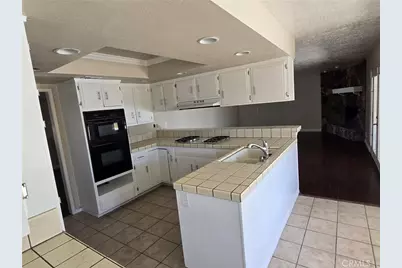 20239 Osseo, Apple Valley, CA 92308 - Photo 8
