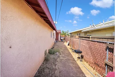 16165 Pine, Hesperia, CA 92345 - Photo 40