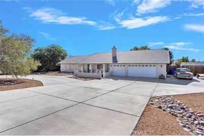 16976 Joshua, Apple Valley, CA 92307 - Photo 2