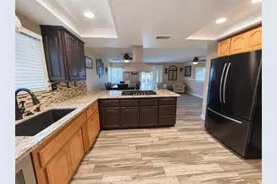 14064 Driftwood, Victorville, CA 92395 - Photo 6