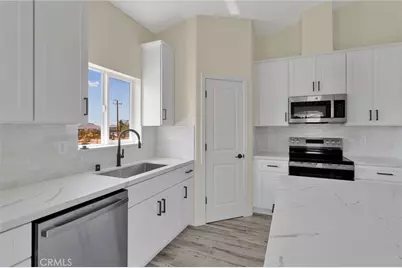 24911 Via Vista Rd, Apple Valley, CA 92308 - Photo 10