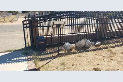 22368 Cholena Road, Apple Valley, CA 92307 - Photo 2