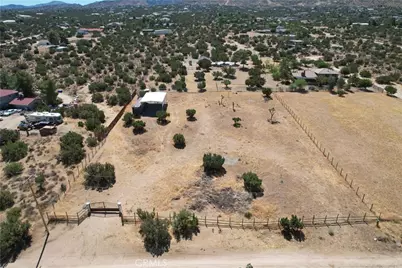 985 Cholla Road, Pinon Hills, CA 92372 - Photo 2