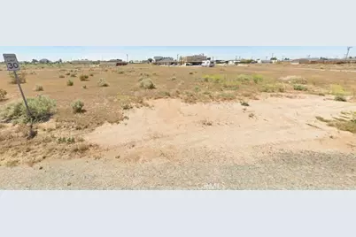 8715 Walpole Avenue, California City, CA 93505 - Photo 2
