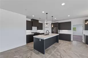 12026 Belmont Rd, Oak Hills, CA 92344 - Photo 18