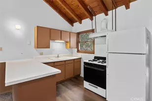 592 Mountain View, Wrightwood, CA 92397 - Photo 18