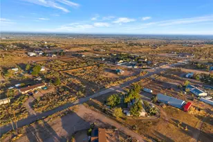 9572 Smith Rd, Phelan, CA 92371 - Photo 44