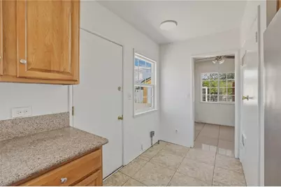 561 N Park, Rialto, CA 92376 - Photo 10