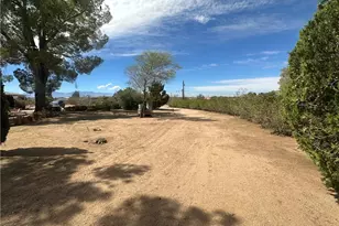 9545 Joshua St, Apple Valley, CA 92308 - Photo 4