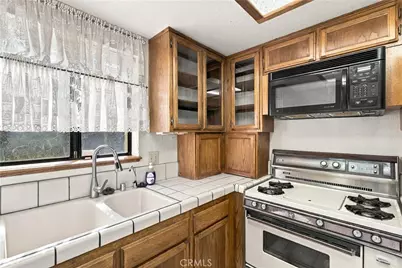 14023 Driftwood, Victorville, CA 92395 - Photo 24