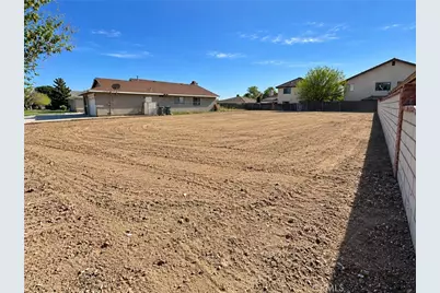 13450 Driftwood Drive, Victorville, CA 92395 - Photo 2