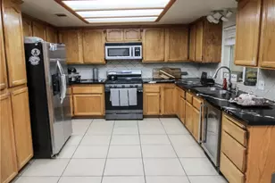 8979 Appleton, Victorville, CA 92392 - Photo 6