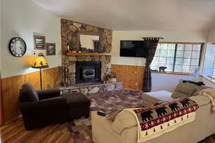 1010 Cherokee St, Fawnskin, CA 92333 - Photo 2