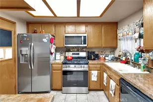 8090 Corona, Hesperia, CA 92345 - Photo 16