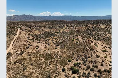 740 Summit Valley (Near) Road, Hesperia, CA 92345 - Photo 4