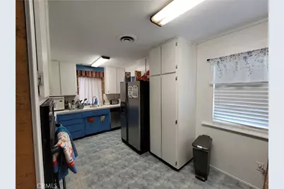 15645 Avion Lane, Victorville, CA 92394 - Photo 14