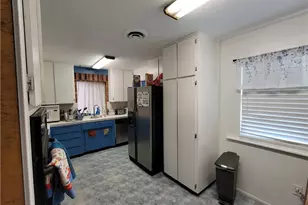 15645 Avion Ln, Victorville, CA 92394 - Photo 14