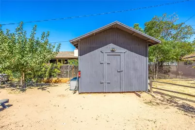 13231 Iroquois, Apple Valley, CA 92308 - Photo 32