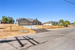 7390 Oakwood, Hesperia, CA 92345 - Photo 40
