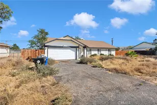 11425 Kiowa Rd, Apple Valley, CA 92308 - Photo 2