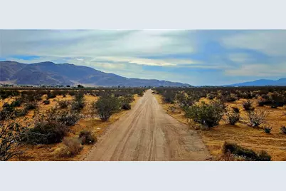 800 Las Tunas Dr., Apple Valley, CA 92308 - Photo 1