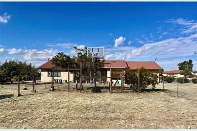 15855 Wintun Road, Apple Valley, CA 92307 - Photo 14