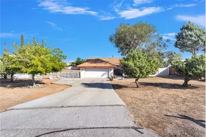 18146 Orange, Hesperia, CA 92345 - Photo 2