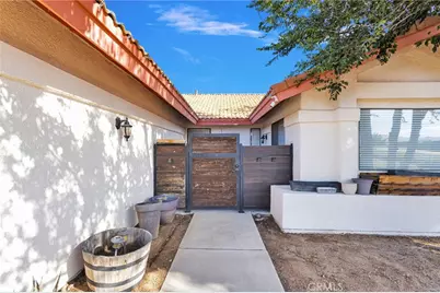 18146 Orange, Hesperia, CA 92345 - Photo 6