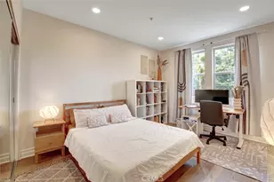 13935 Burbank, Van Nuys, CA 91401 - Photo 36